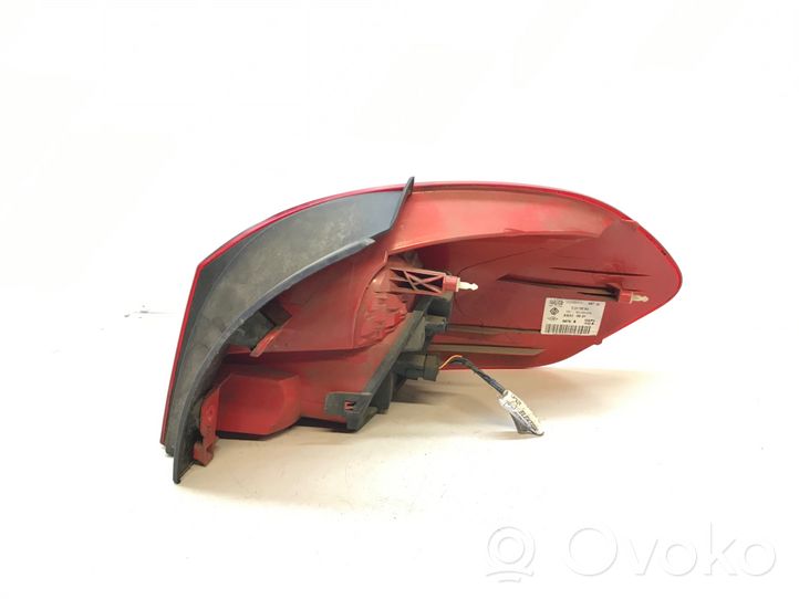 Renault Clio III Lampa tylna 8200586843