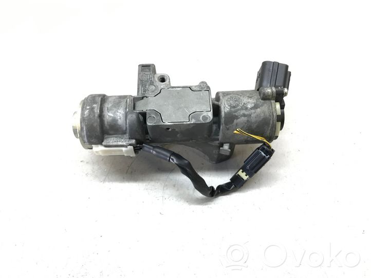 Toyota Avensis T250 Kit centralina motore ECU e serratura 8966105C82