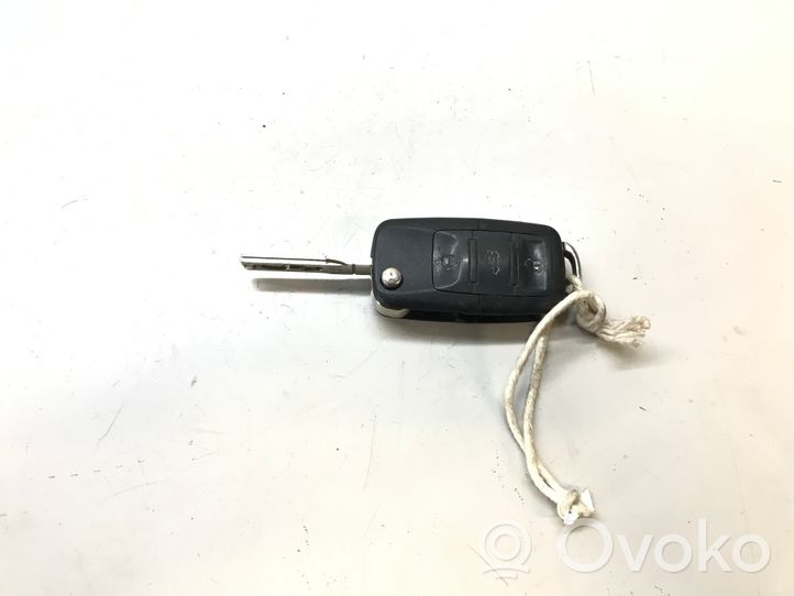 Volkswagen Golf V Moottorinohjausyksikön sarja ja lukkosarja 03G906021KK