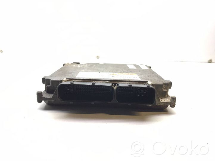 Isuzu N Series Calculateur moteur ECU 8981189305