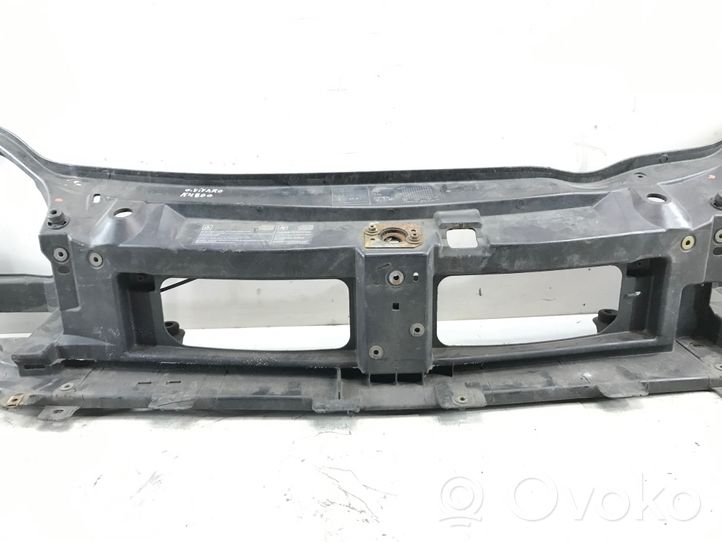 Opel Vivaro Viršutinė dalis radiatorių panelės (televizoriaus) 8200106571