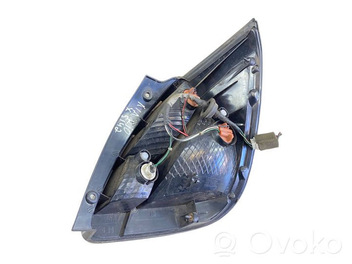 KIA Rio Lampa tylna 924011G2