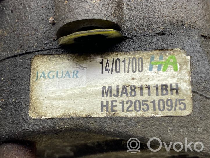 Jaguar XJ X308 Pompa wspomagania układu kierowniczego MJA8111BH
