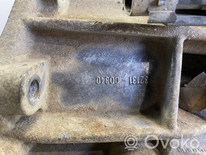 Nissan Navara D40 Mechaninė 6 pavarų dėžė 32101CD340