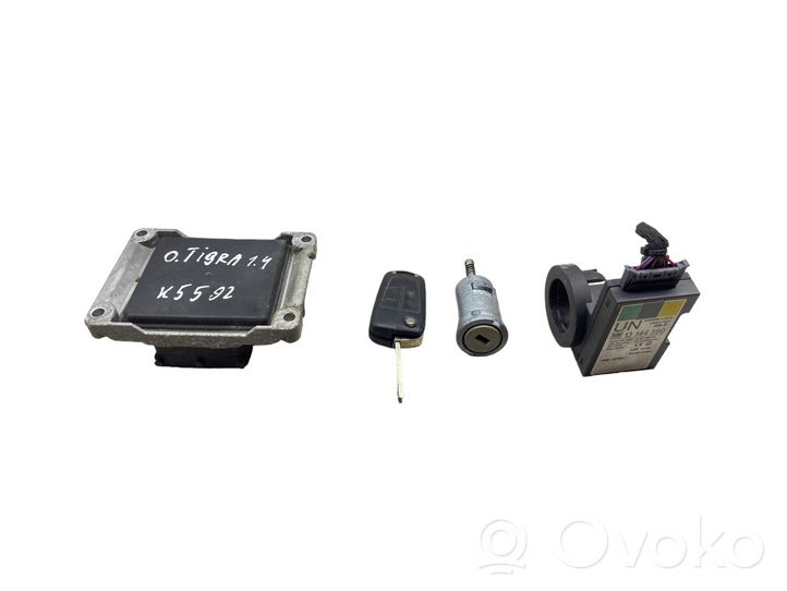 Opel Tigra B Komputer / Sterownik ECU i komplet kluczy 55354328