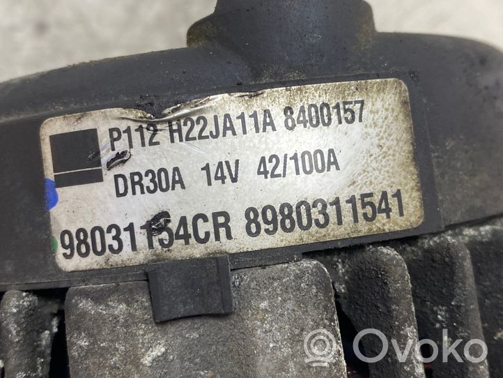 Opel Zafira B Générateur / alternateur 8980311541