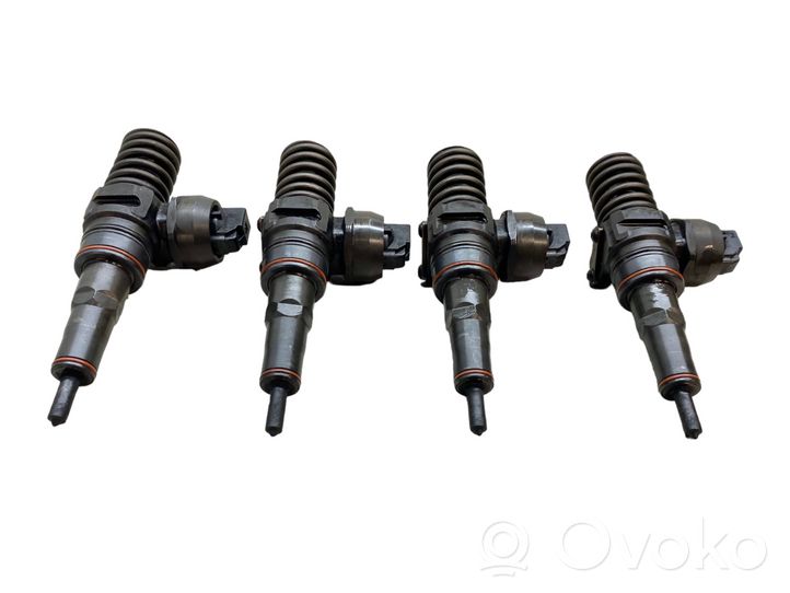 Skoda Octavia Mk2 (1Z) Set di iniettori 038130073AR