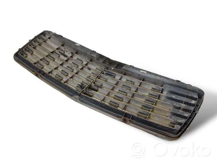 Mercedes-Benz E W210 Grille de calandre avant 2108880123