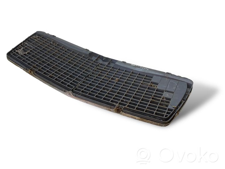 Mercedes-Benz E W210 Grille de calandre avant 2108880023