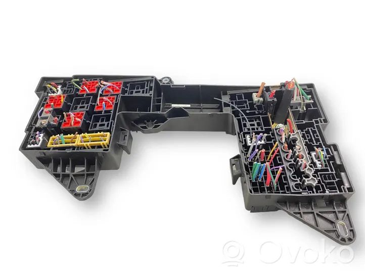 Jaguar XF Ramka / Moduł bezpieczników 71545926