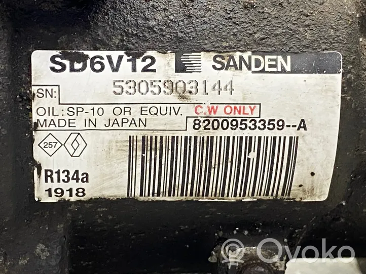 Nissan Note (E11) Compresseur de climatisation 8200953359A