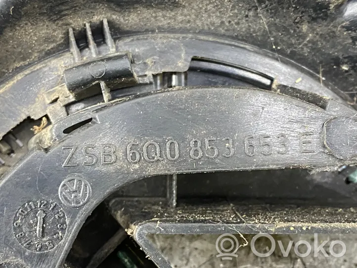 Volkswagen Polo IV 9N3 Griglia superiore del radiatore paraurti anteriore 6Q0853653E