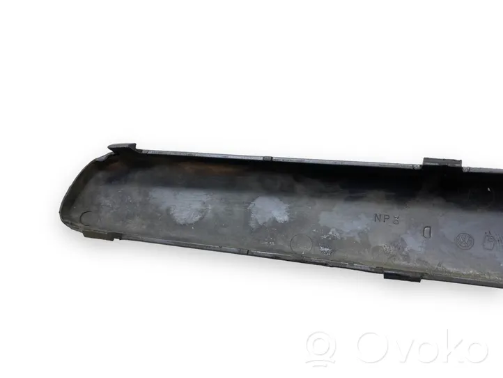 Volkswagen Polo IV 9N3 Modanatura separatore del paraurti anteriore 6Q0807718A