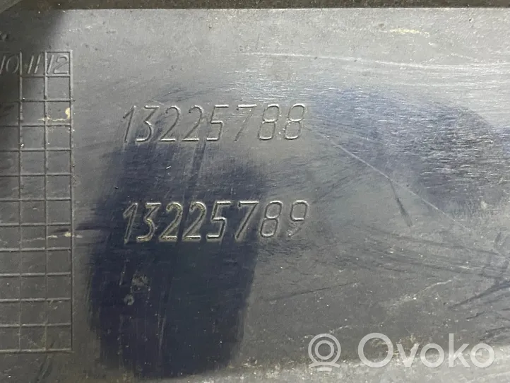 Opel Astra H Maskownica / Grill / Atrapa górna chłodnicy 13225788