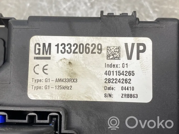 Opel Corsa D Juego de cerradura y set ECU del motor 55576685