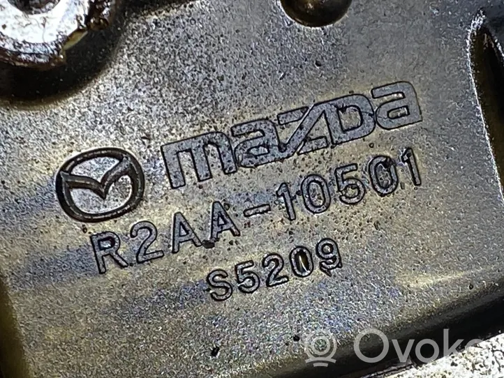 Mazda CX-7 Sadales vārpstas piedziņas ķēdes vāciņš R2AA10501