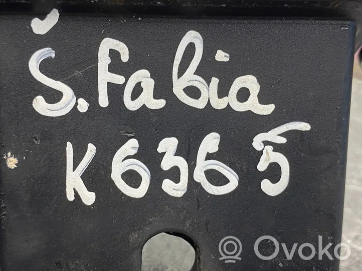 Skoda Fabia Mk2 (5J) Zamek klapy tylnej / bagażnika 5J0827501B