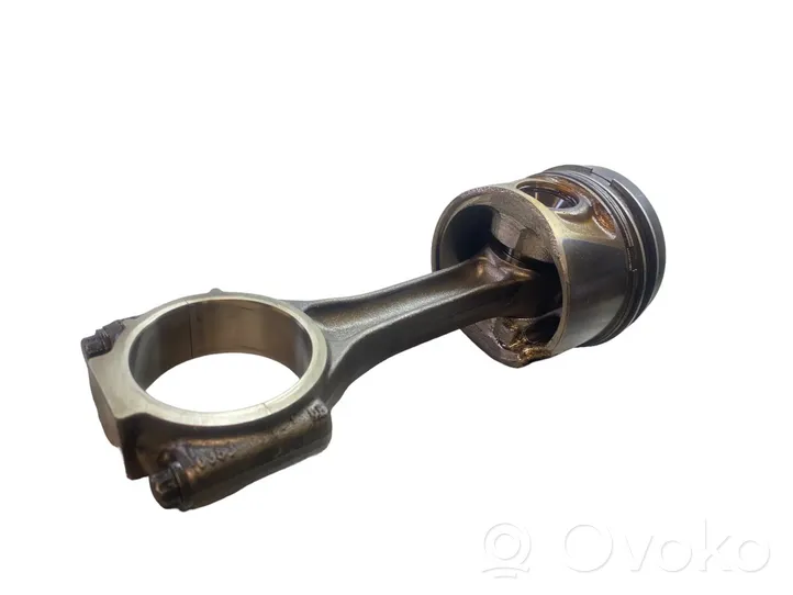 Volkswagen Scirocco Piston with connecting rod 017020310
