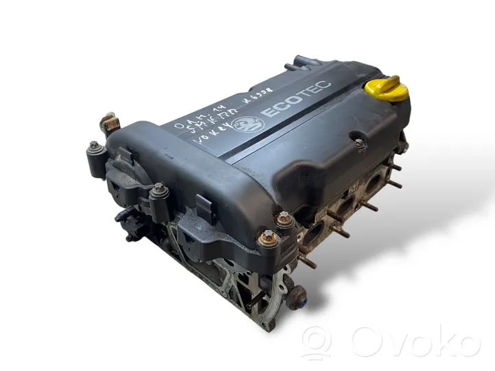 Opel Astra H Engine head 55568426