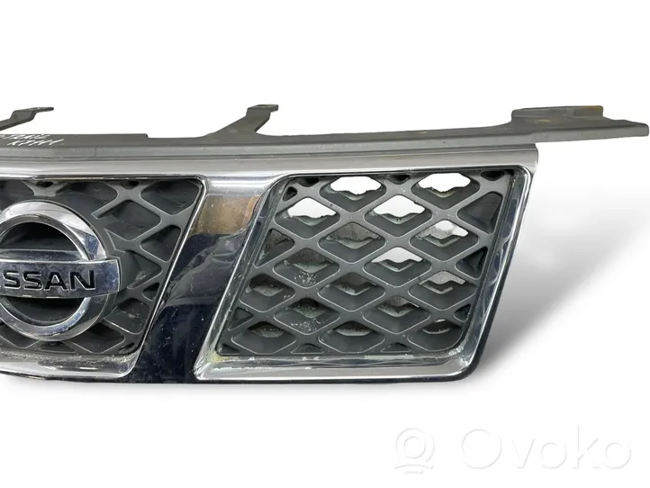 Nissan X-Trail T30 Grille calandre supérieure de pare-chocs avant 