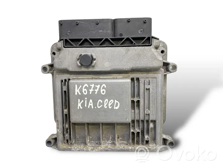 KIA Ceed Sterownik / Moduł ECU 391102B600