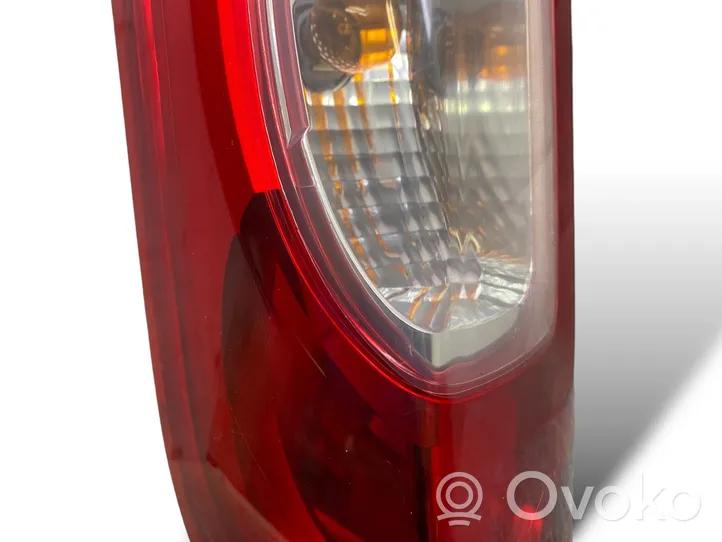 Renault Trafic II (X83) Aizmugurējais lukturis virsbūvē 8200415250