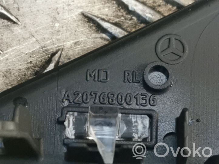 Mercedes-Benz E A207 Radiouztvērēja / navigācija dekoratīvā apdare 2076800136