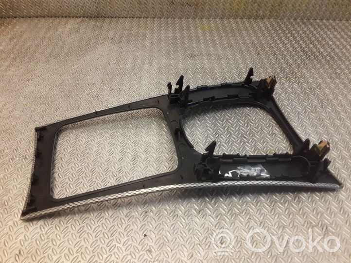 Mercedes-Benz CLC CL203 Rivestimento in plastica cornice della leva del cambio 2036802239