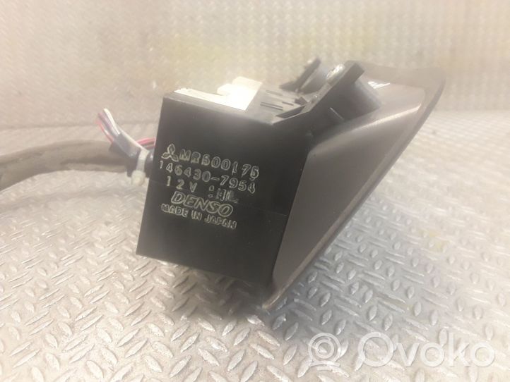 Mitsubishi Pajero Interior fan control switch MR500175