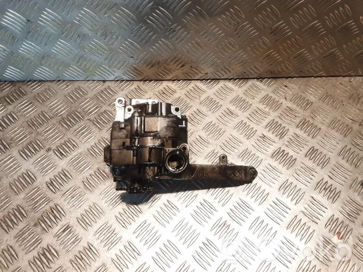 Mercedes-Benz GL X164 Pompe à huile 6421810647