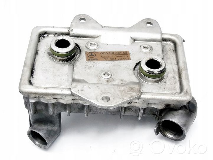 Mercedes-Benz E W210 Radiateur d'huile moteur 6061800365