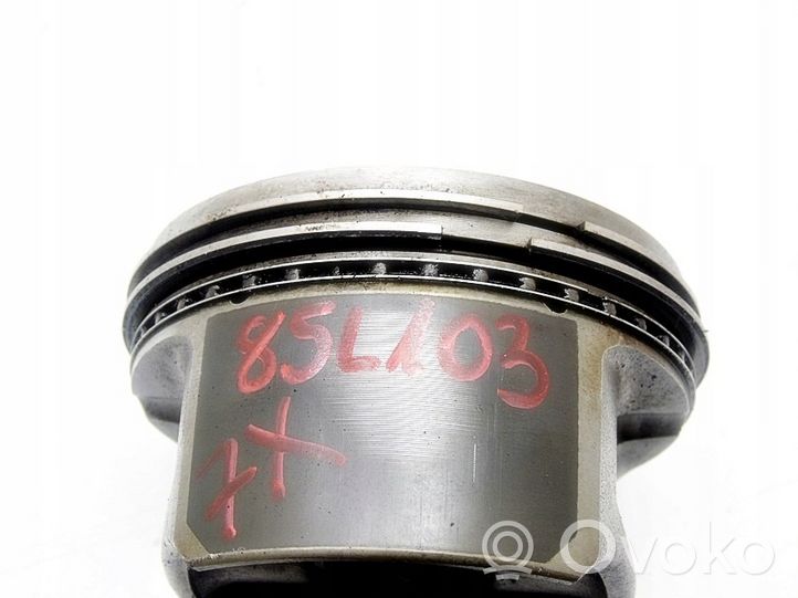 Mercedes-Benz C W202 Piston 85L103