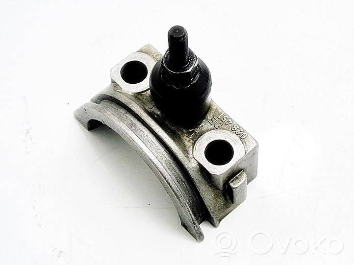 Volkswagen Golf III Camshaft holder 