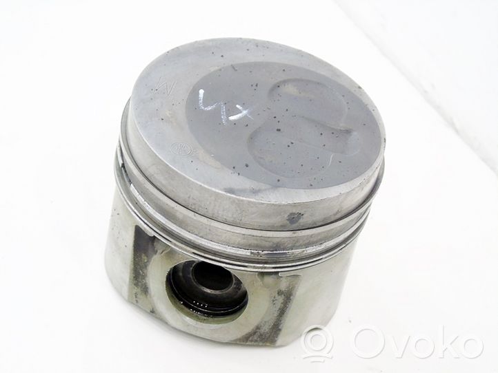 Volvo S40, V40 Piston 