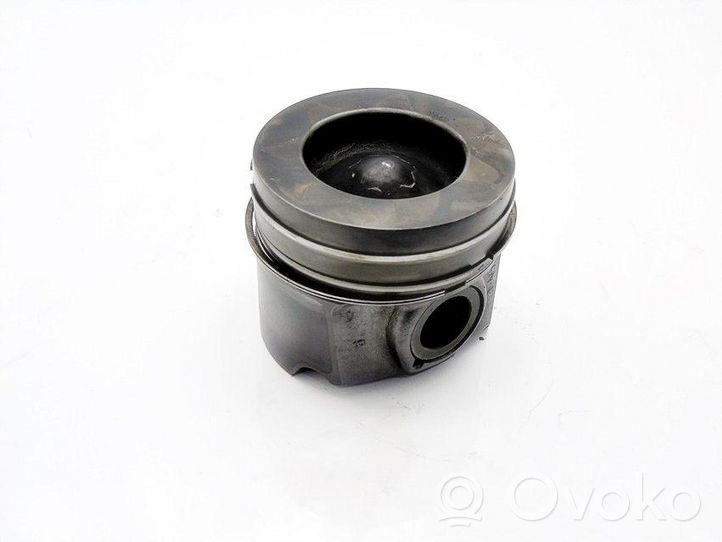 Citroen C4 II Piston 0851E