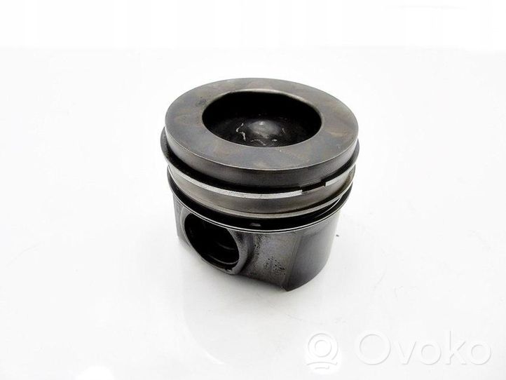 Citroen C4 II Piston 0851E