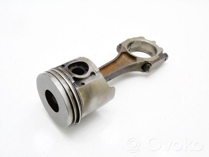 Mazda 323 Piston avec bielle 