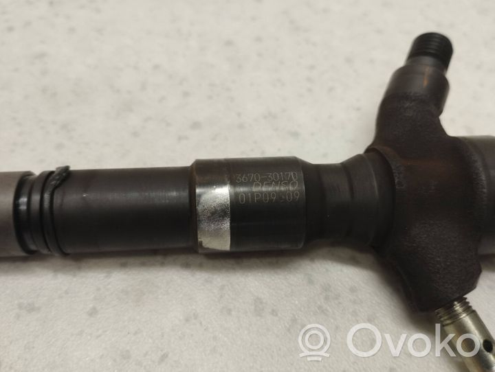 Toyota Land Cruiser (J150) Injecteur de carburant 2367030170