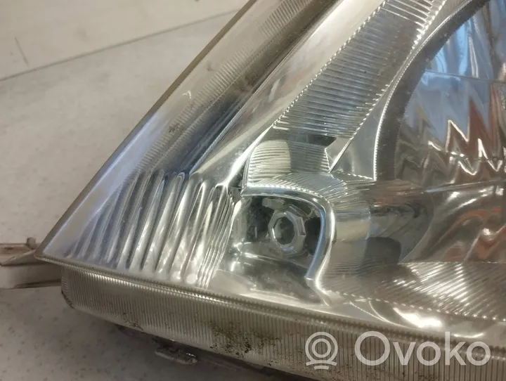 Toyota Hilux (AN10, AN20, AN30) Lampa przednia 10016517