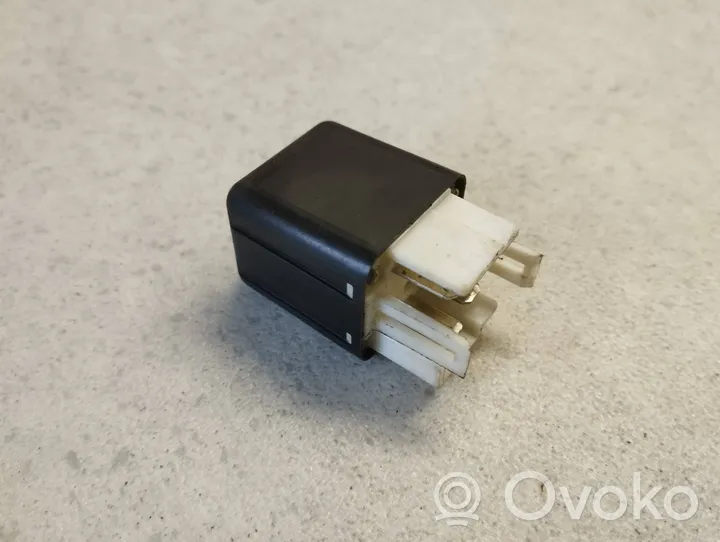 9098704002 Toyota Land Cruiser (FJ80) Relais de commande ventilateur