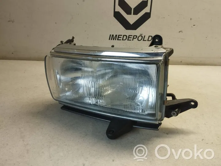 Toyota Land Cruiser (FJ80) Lampa przednia 10073998