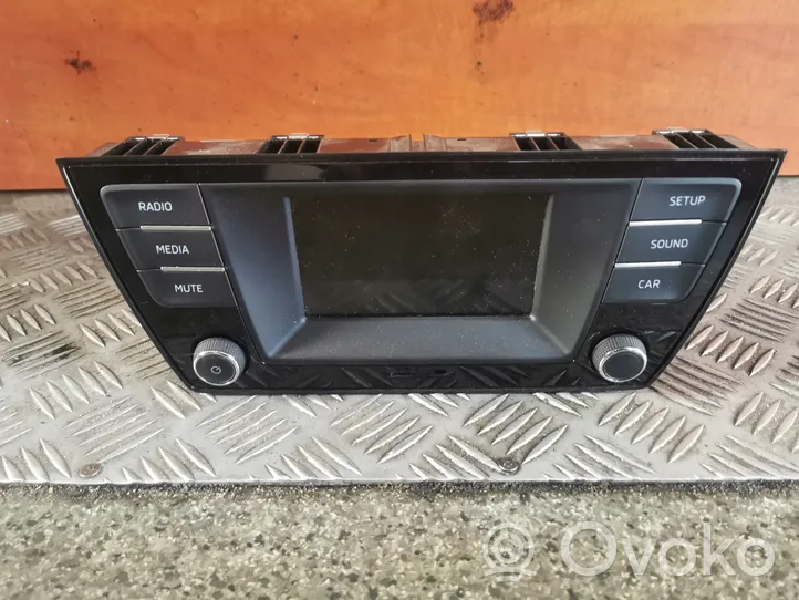 Skoda Fabia Mk3 (NJ) Panel / Radioodtwarzacz CD/DVD/GPS 6V0035867C