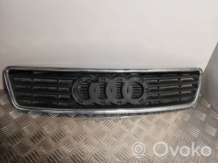 Audi A4 S4 B6 8E 8H Atrapa chłodnicy / Grill 4B0853651A