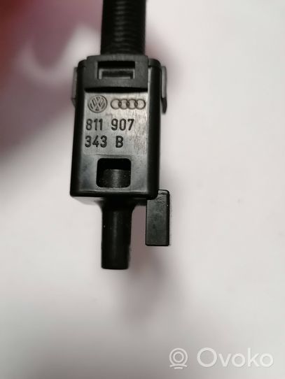 Audi A4 S4 B5 8D Interruttore del pedale del freno 811907343B