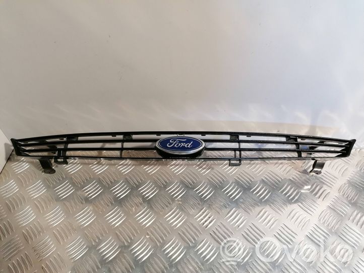 Ford Focus Maskownica / Grill / Atrapa górna chłodnicy 98AB8200AL