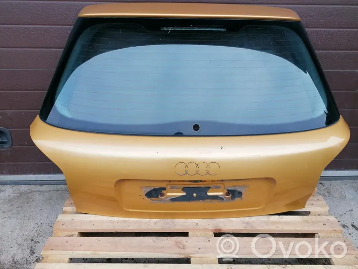 Audi A3 S3 8L Takaluukun/tavaratilan kansi 