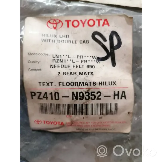 Toyota Hilux (AN10, AN20, AN30) Moquette intérieure PZ410N9352HA