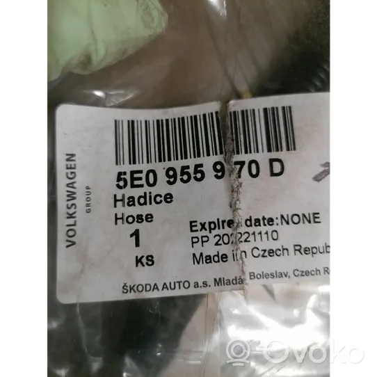 Skoda Octavia Mk3 (5E) Wąż / Przewód spryskiwacza lampy przedniej 5E0955970D