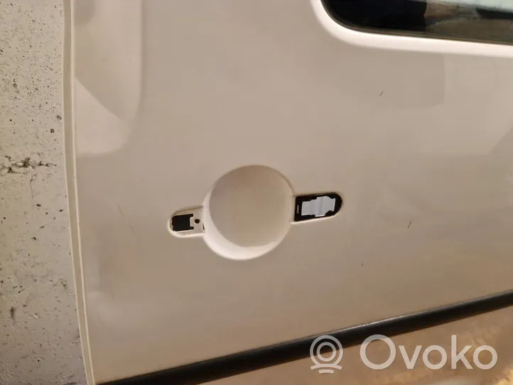Volkswagen Caddy Bīdāmas sānu durvis 