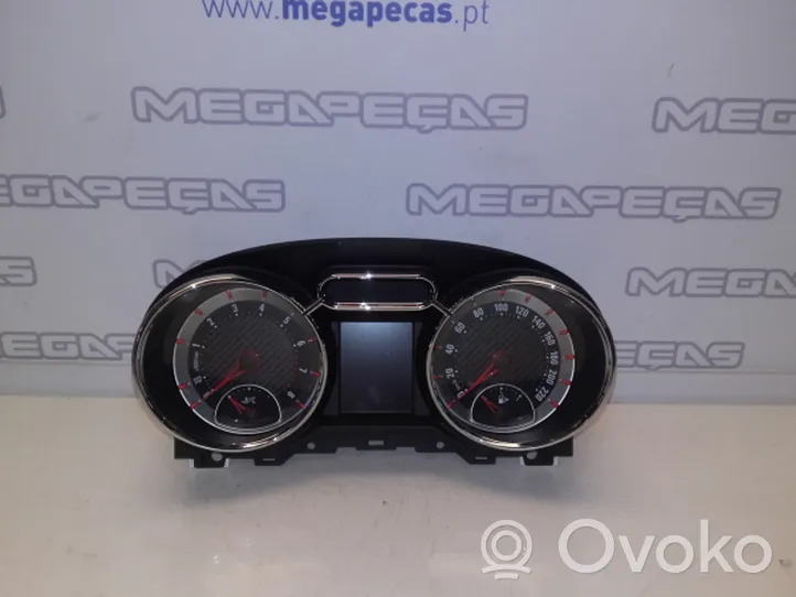 Opel Adam Geschwindigkeitsmesser Cockpit 